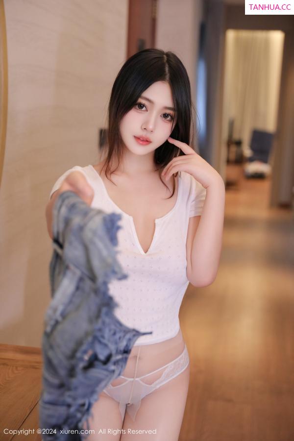   [XiuRen]高清写真图 2024.08.13 No.9008 蛋蛋宝 丝袜美腿第38张图片